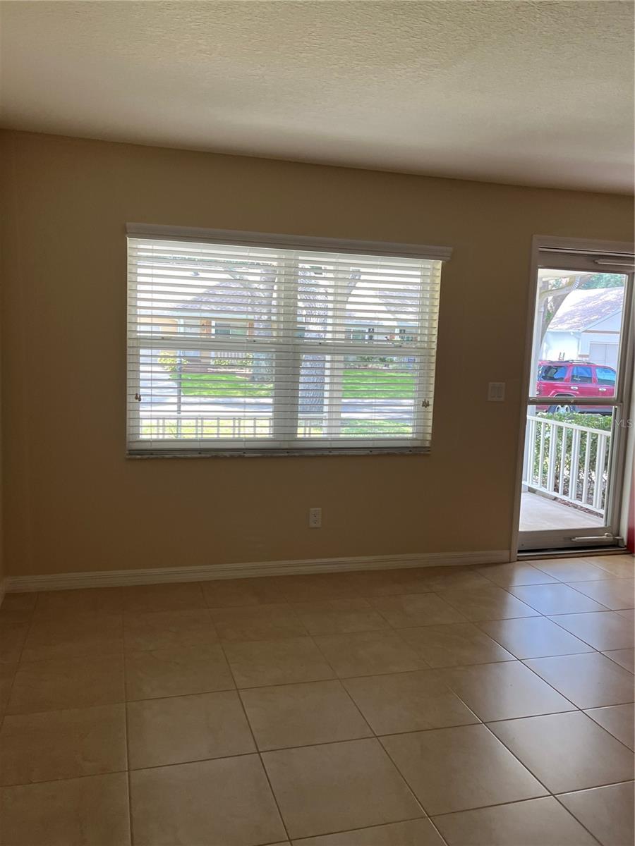 ON TOP OF THE WORLD - Residential Lease