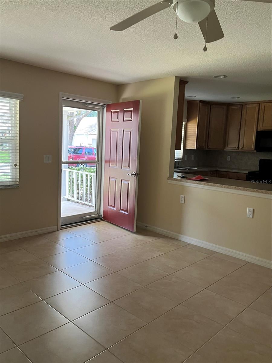 ON TOP OF THE WORLD - Residential Lease