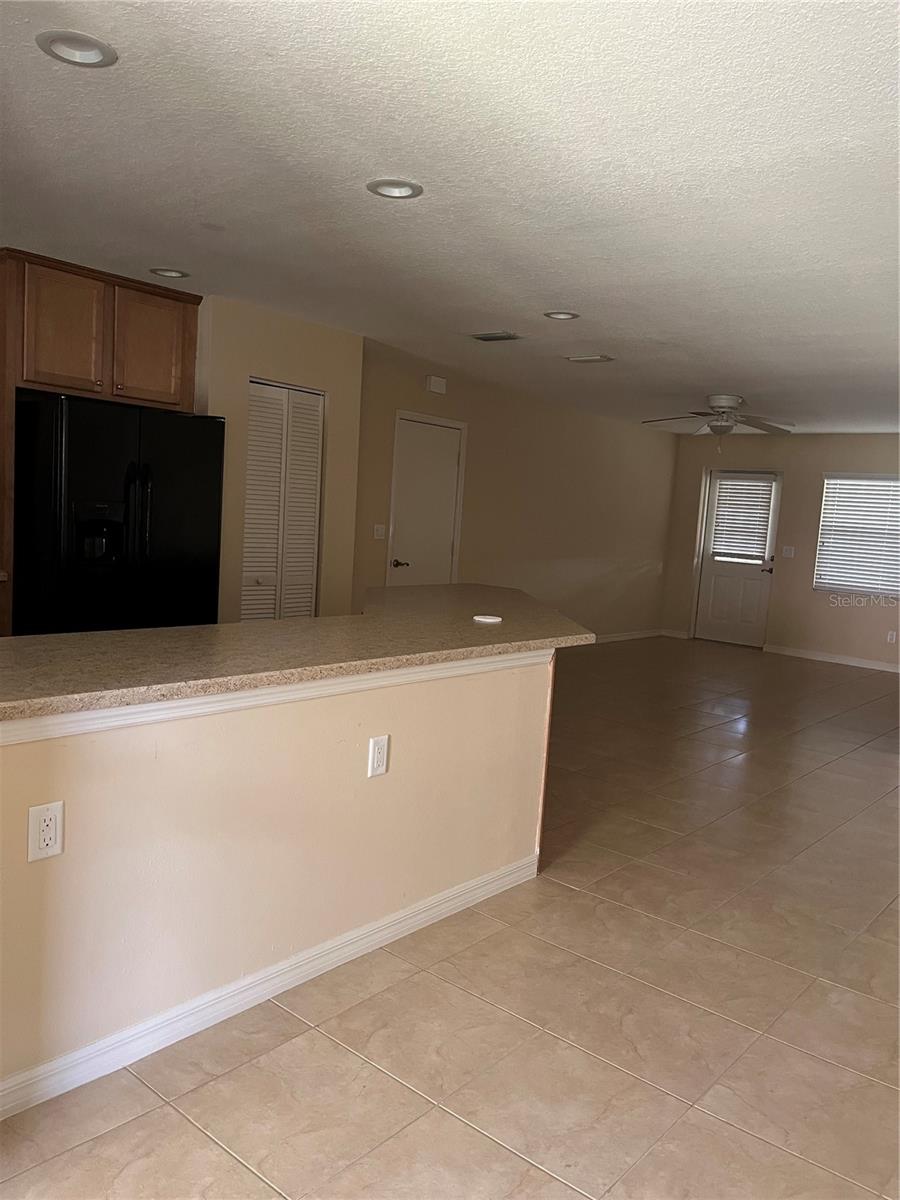 ON TOP OF THE WORLD - Residential Lease