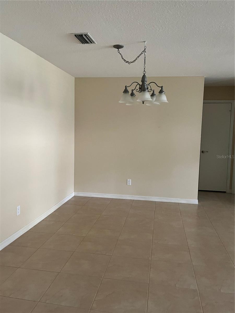 ON TOP OF THE WORLD - Residential Lease