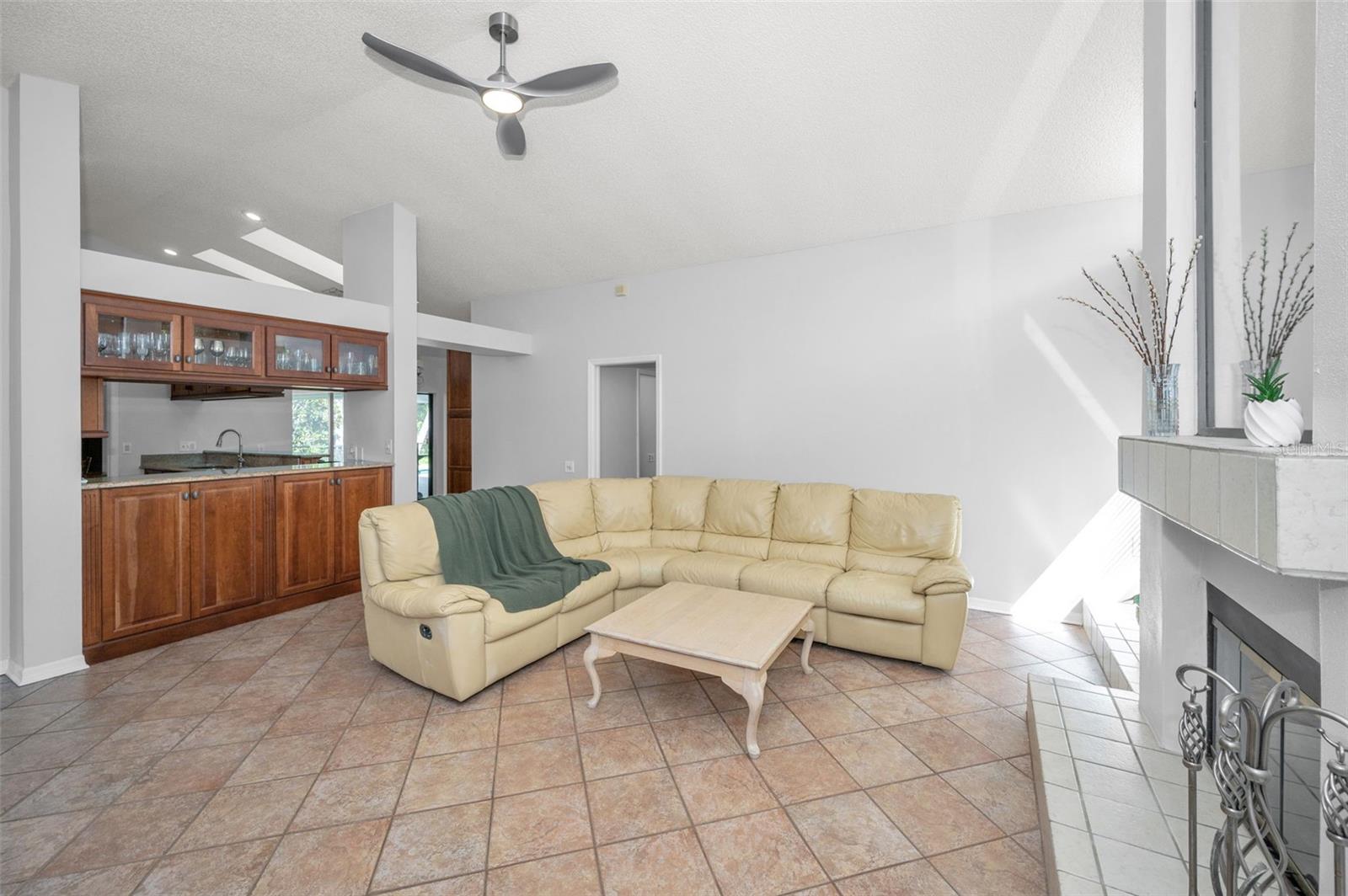 LAKESHORE VILLAGE AT WOODFIELD - Residential