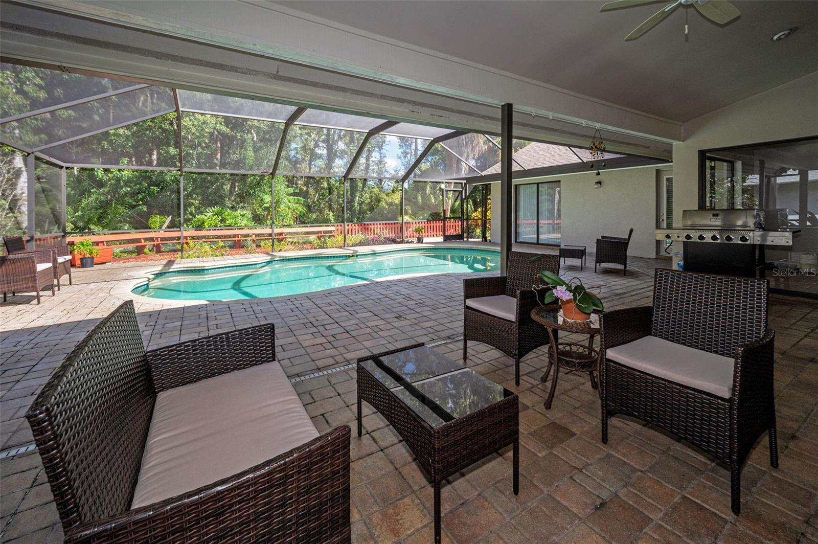 LAKESHORE VILLAGE AT WOODFIELD - Residential