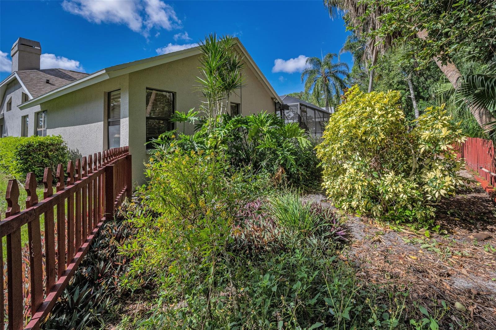 LAKESHORE VILLAGE AT WOODFIELD - Residential