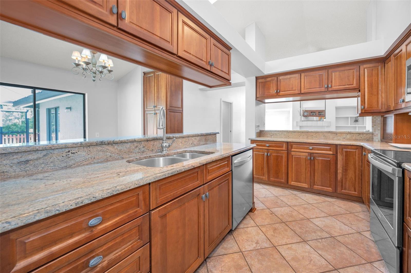 LAKESHORE VILLAGE AT WOODFIELD - Residential