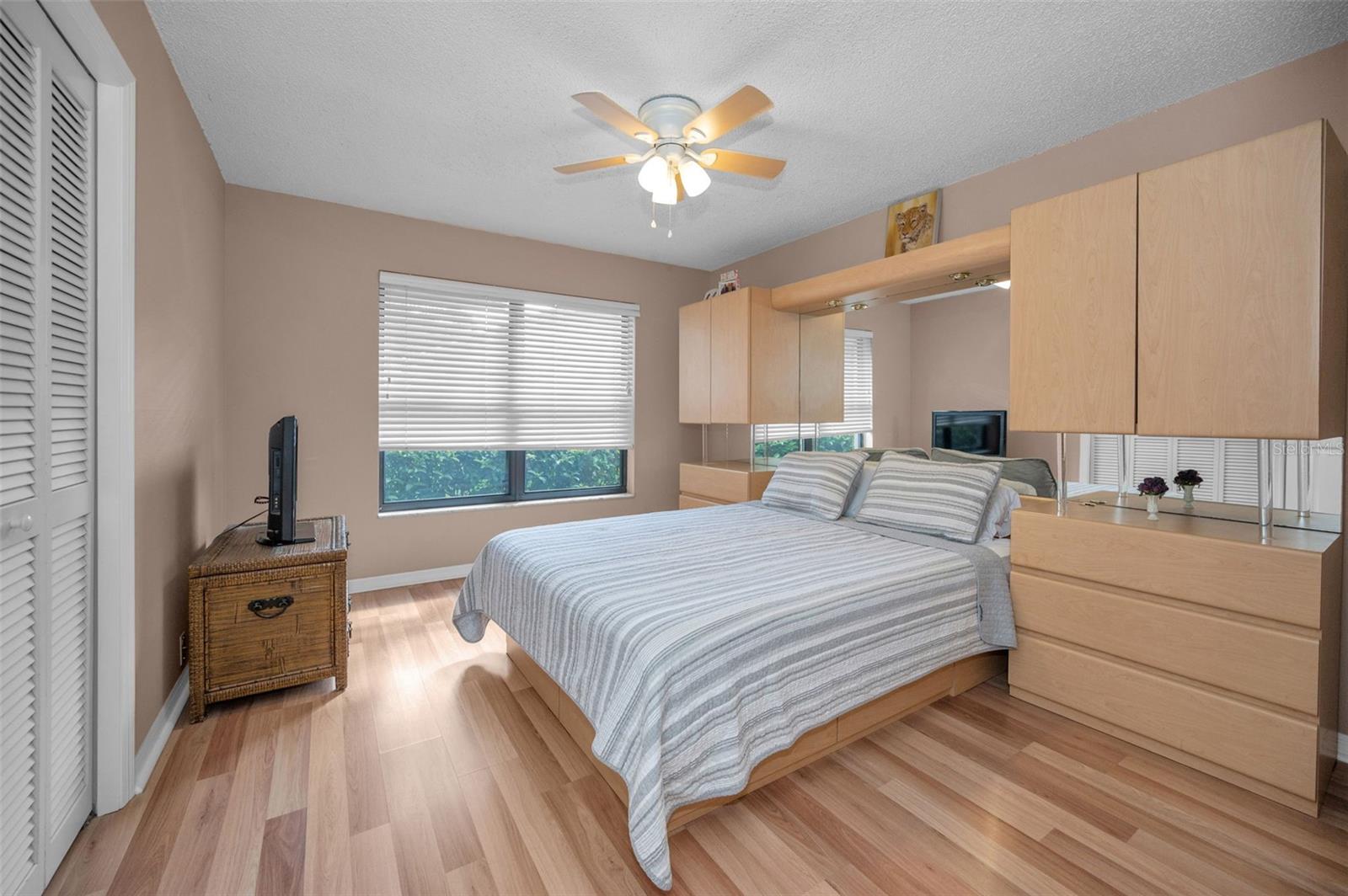 LAKESHORE VILLAGE AT WOODFIELD - Residential