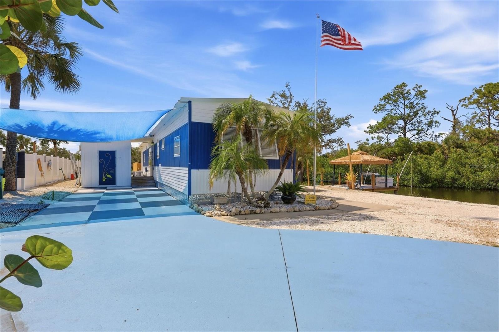 1128 SEAHORSE LANE