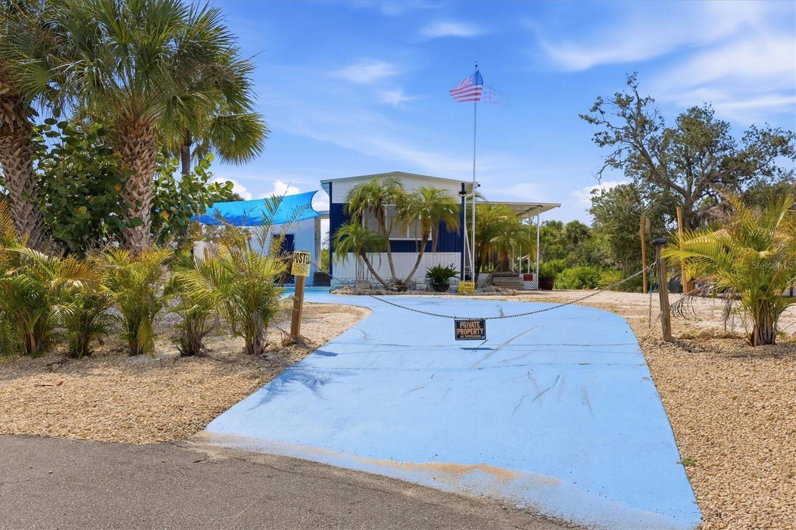 1128 SEAHORSE LANE