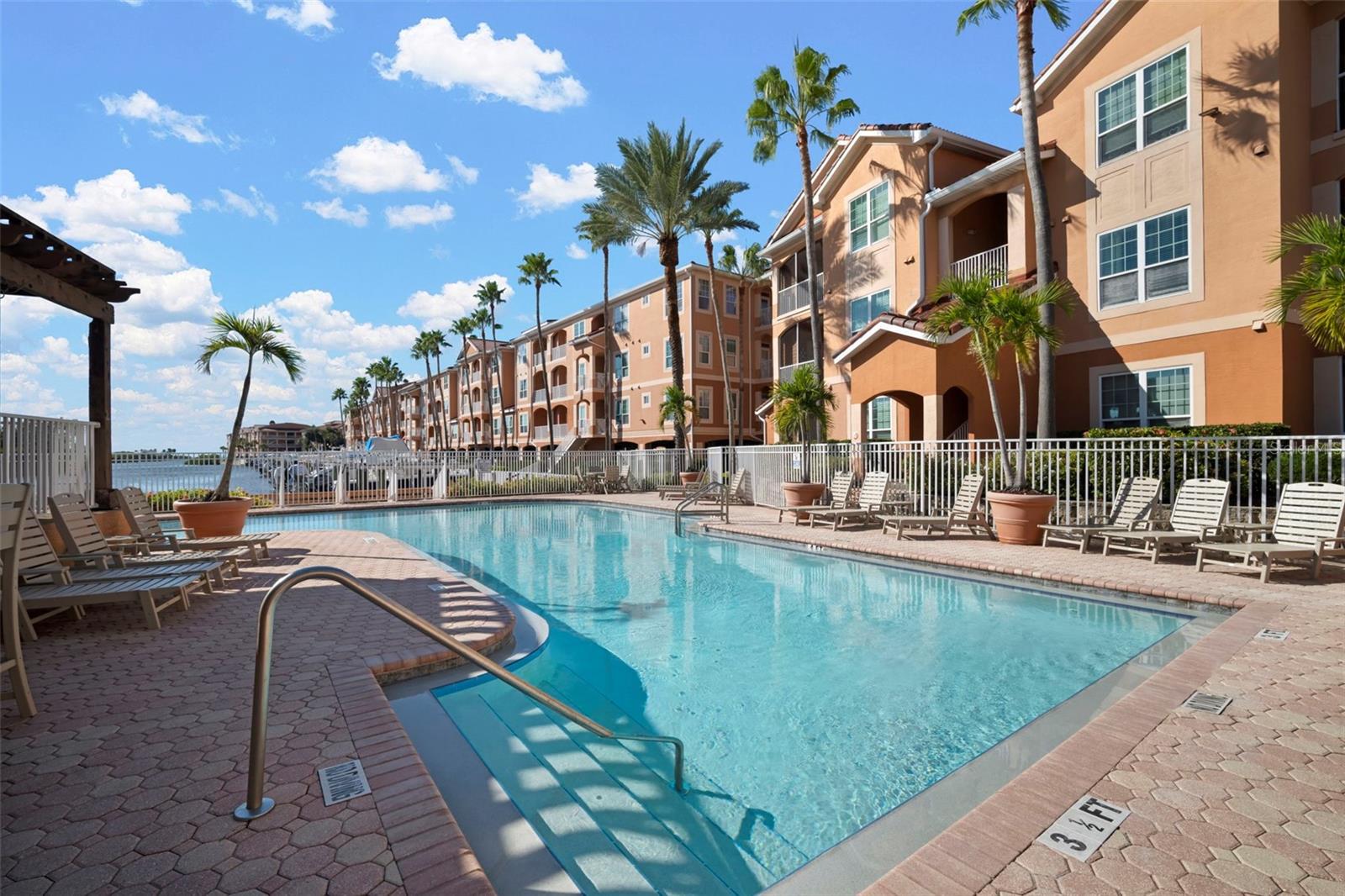 CULBREATH KEY BAYSIDE CONDOMIN - Residential