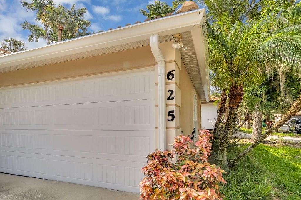 Photo of 625 Nighthawk Circle, Winter Springs, FL 32708 (MLS # O6314797)