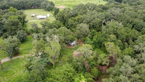 A home in PLANT CITY