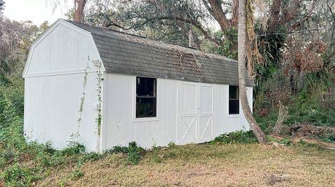 A home in PLANT CITY