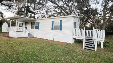 A home in PLANT CITY