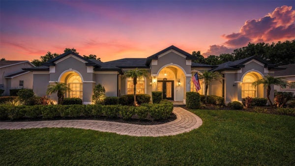1070 CEASARS CT, MOUNT DORA, FL 32757 - Image d39c1a569e5169905624ce3dfd7b9ebe/1545272219