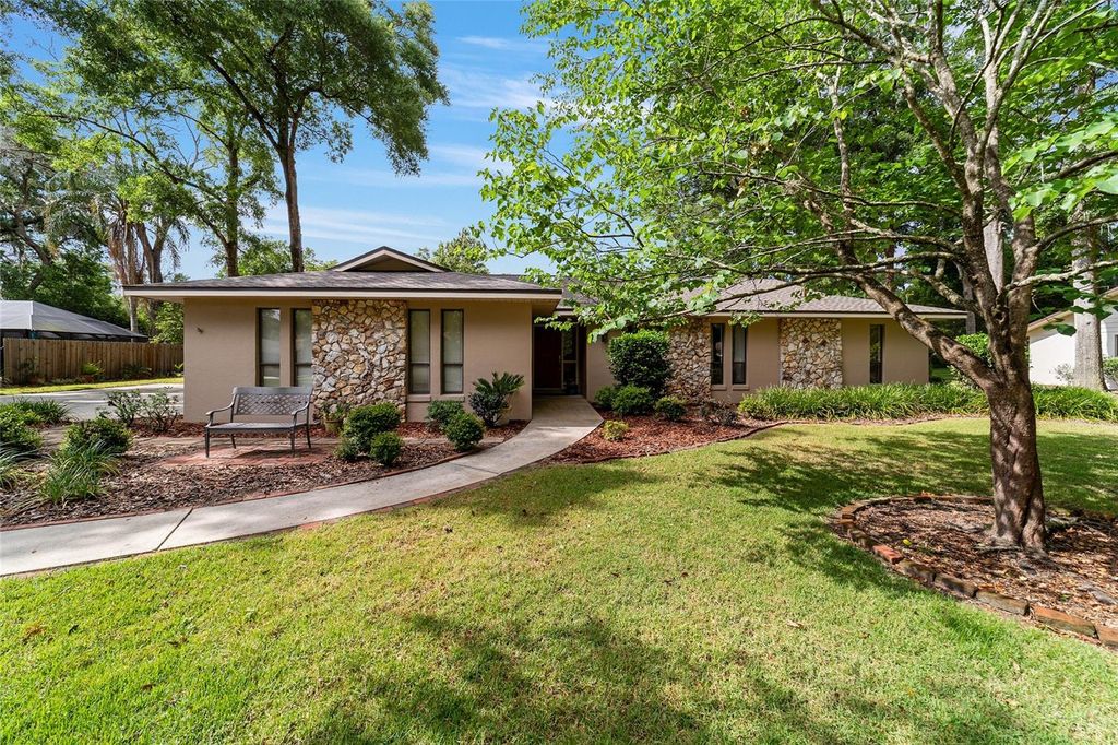 Photo of 4528 SE 4th Place, Ocala, FL 34471 (MLS # OM724709)