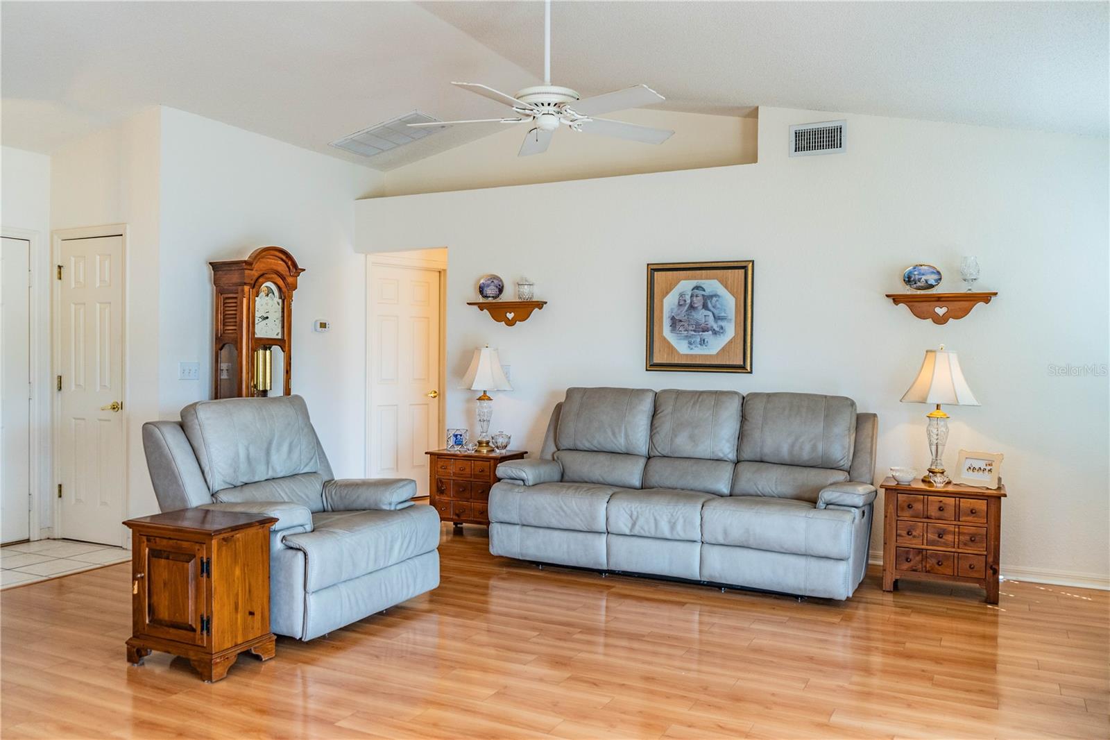 WEDGEWOOD GOLF & COUNTRY CLUB PH 01 - Residential