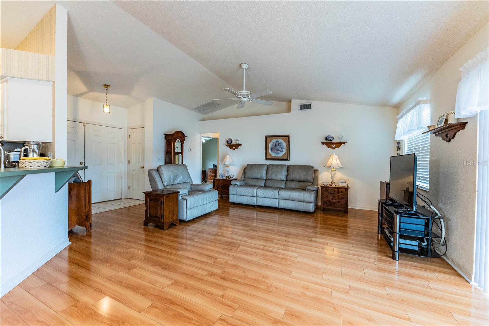 WEDGEWOOD GOLF & COUNTRY CLUB PH 01 - Residential