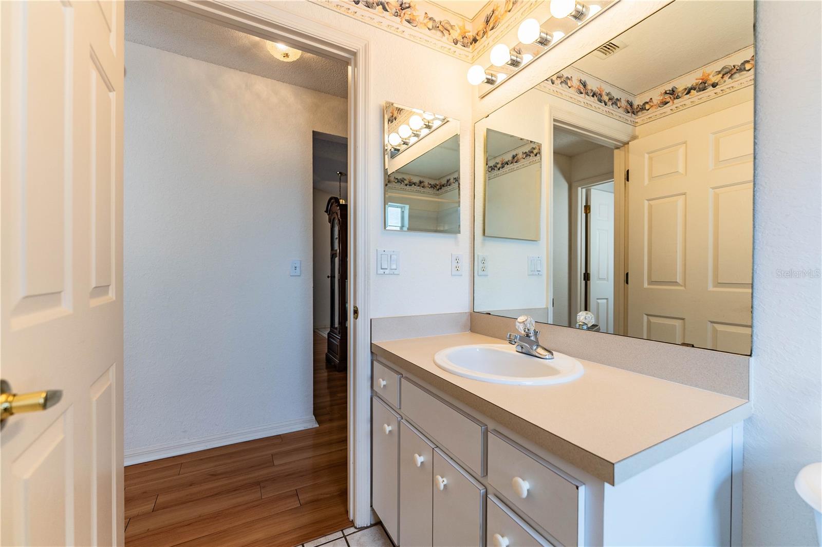 WEDGEWOOD GOLF & COUNTRY CLUB PH 01 - Residential