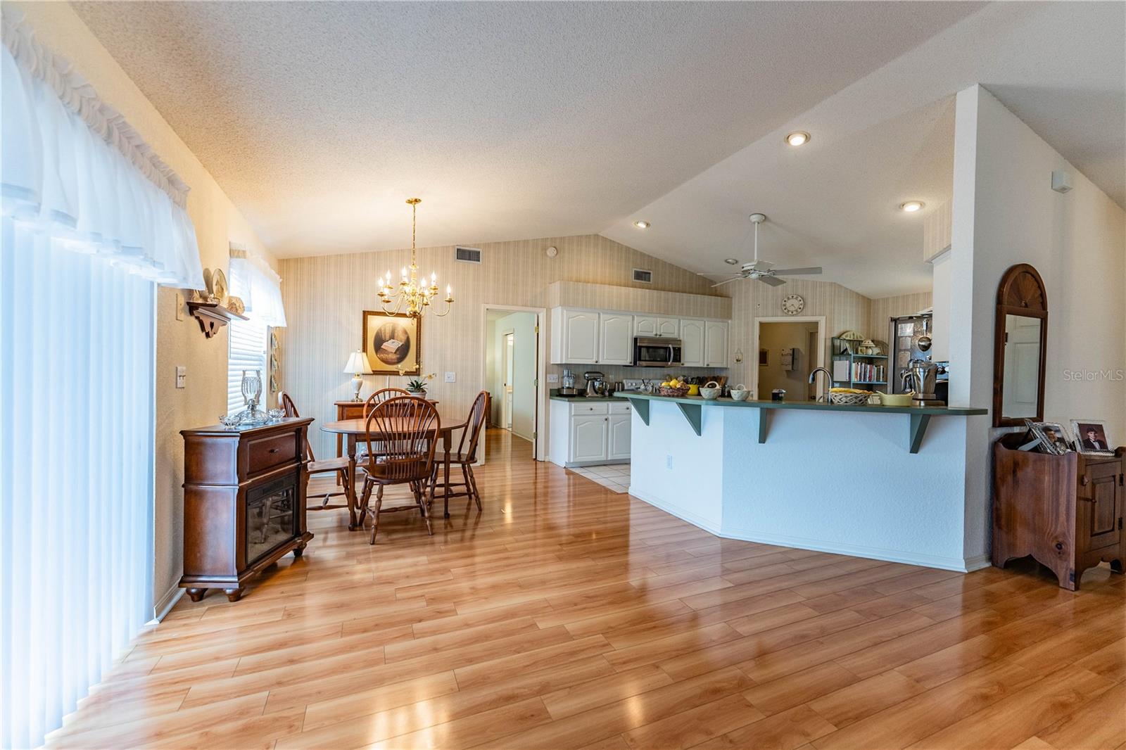 WEDGEWOOD GOLF & COUNTRY CLUB PH 01 - Residential