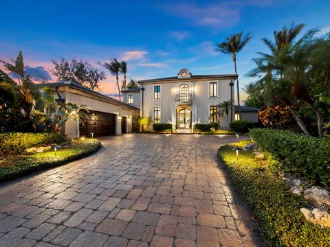 A home in LONGBOAT KEY