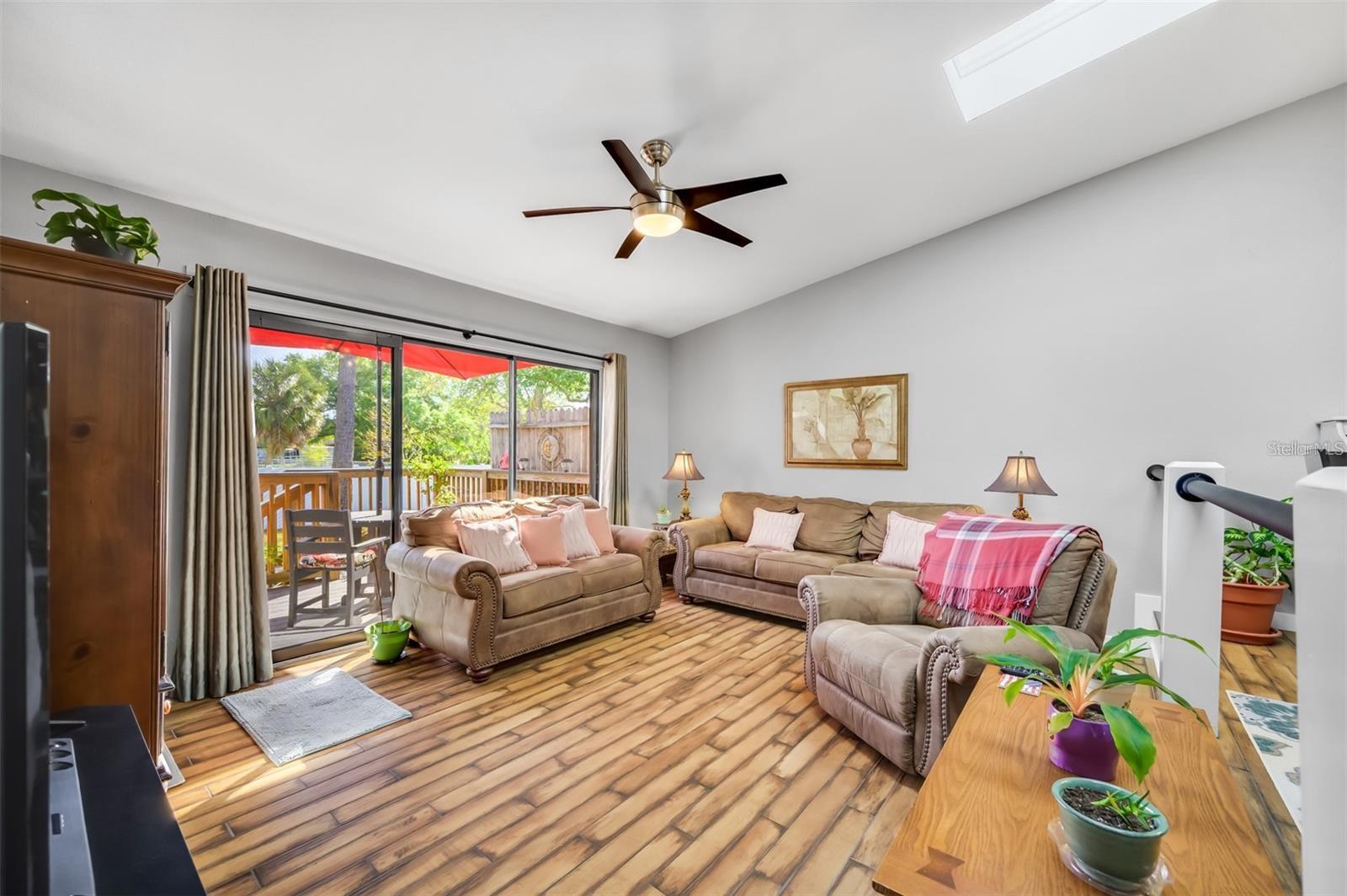 LAKE FOREST CONDO - Residential Lease