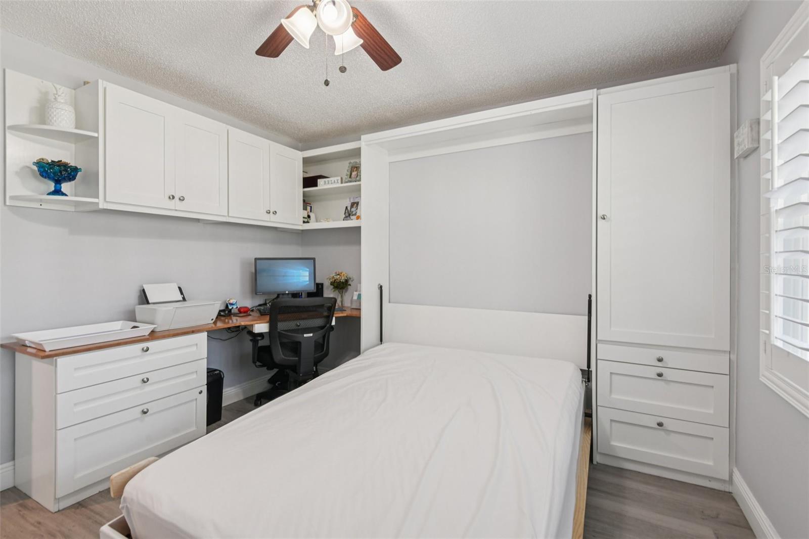 6000 PARK PLACE CONDO - Residential