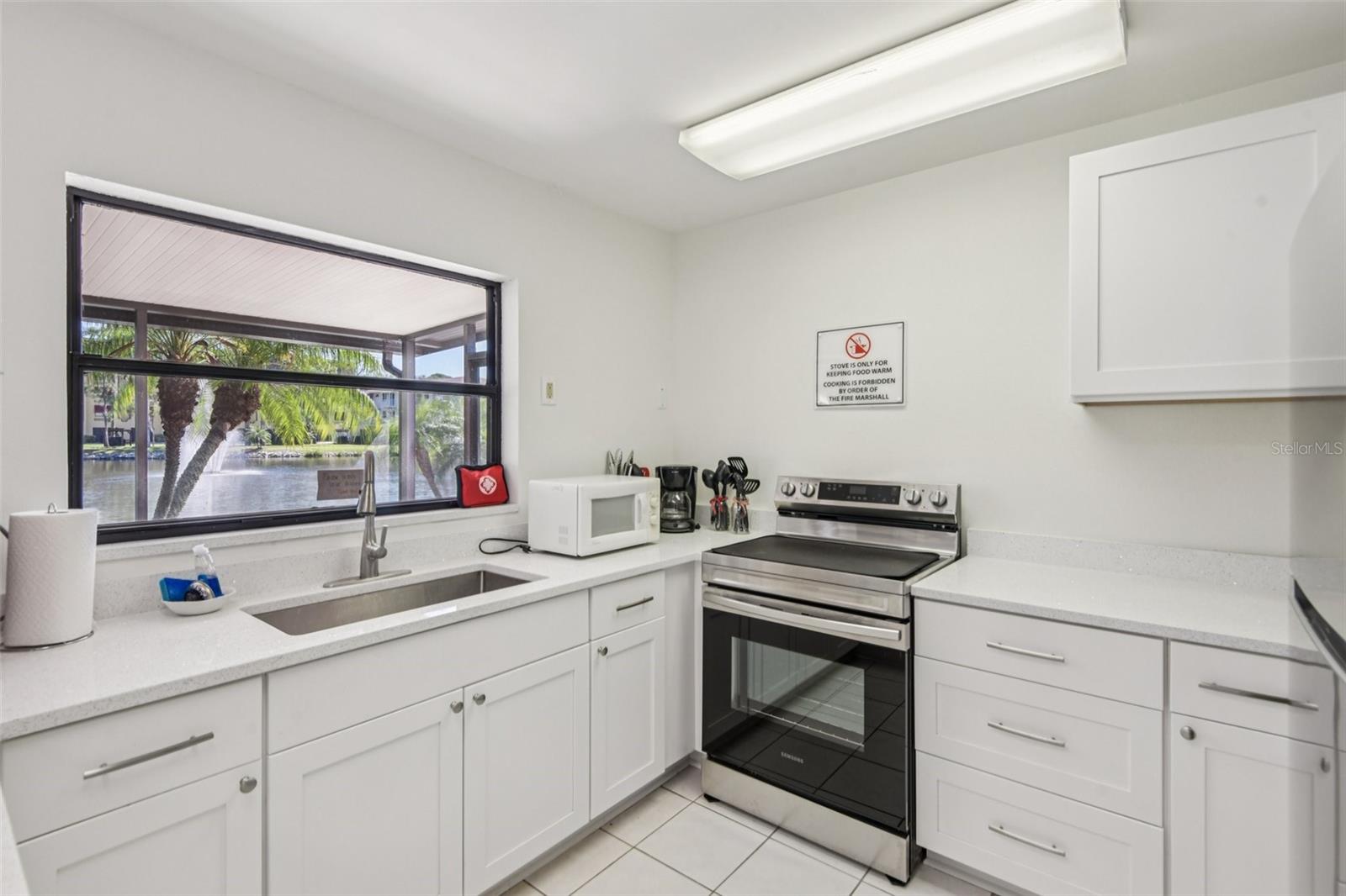 6000 PARK PLACE CONDO - Residential