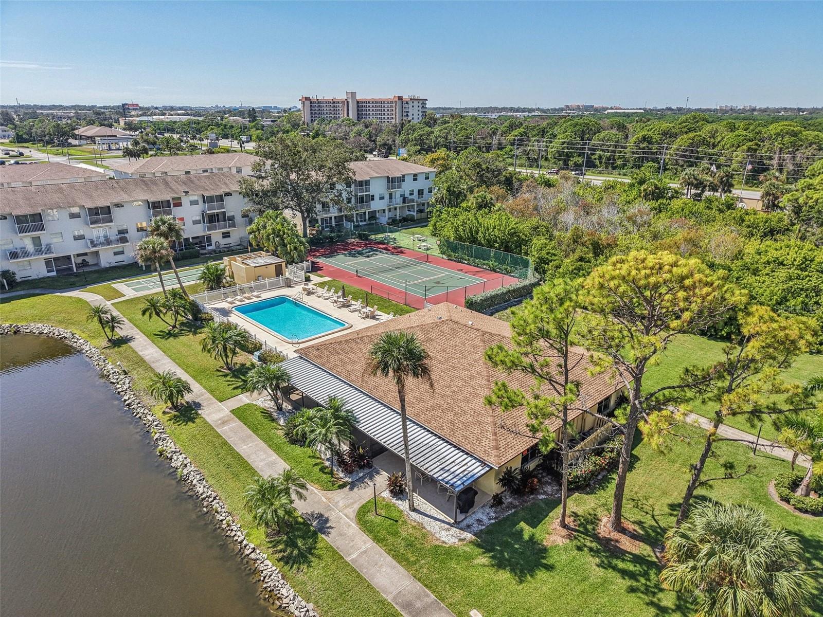 6000 PARK PLACE CONDO - Residential