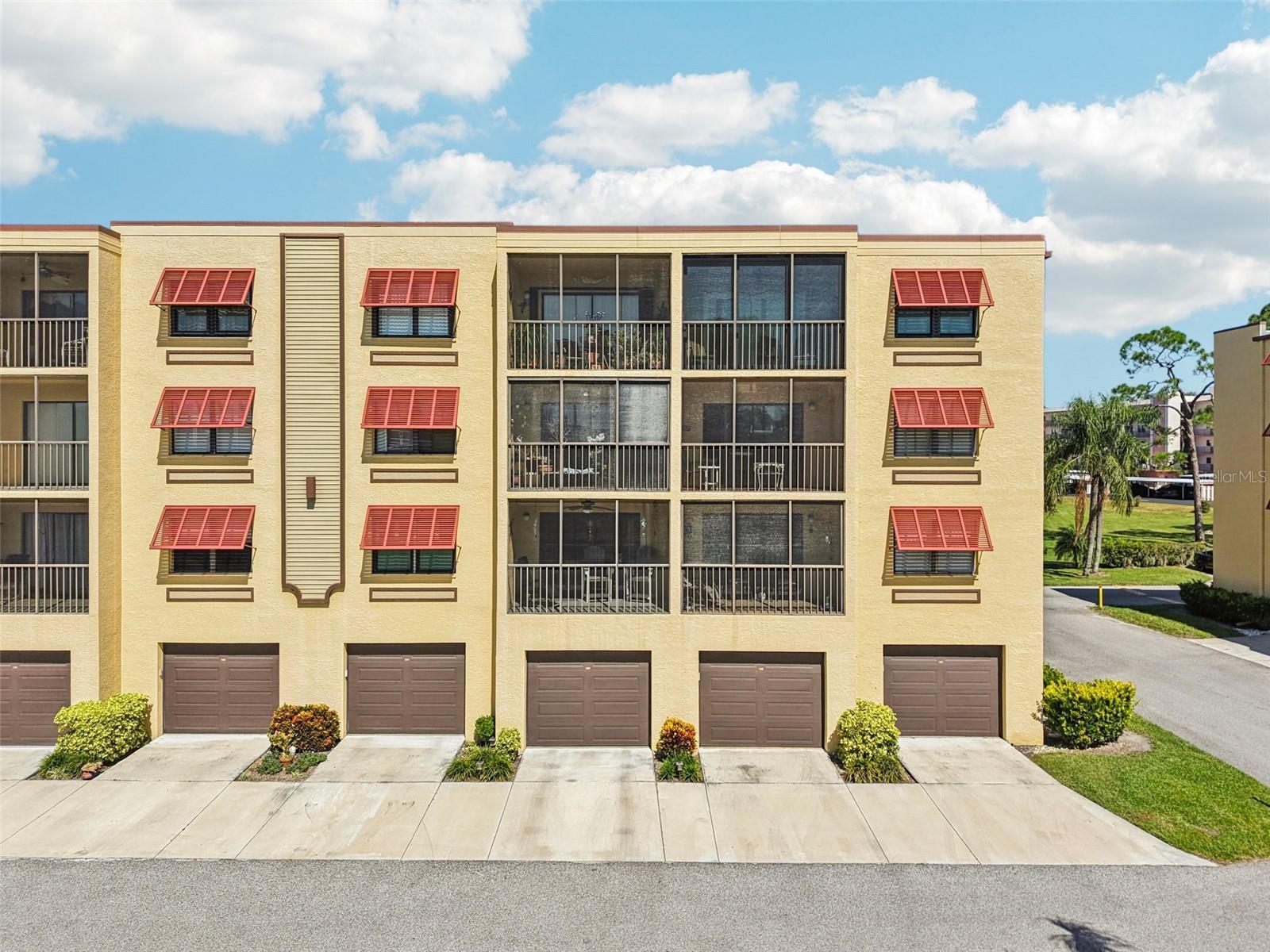 6000 PARK PLACE CONDO - Residential