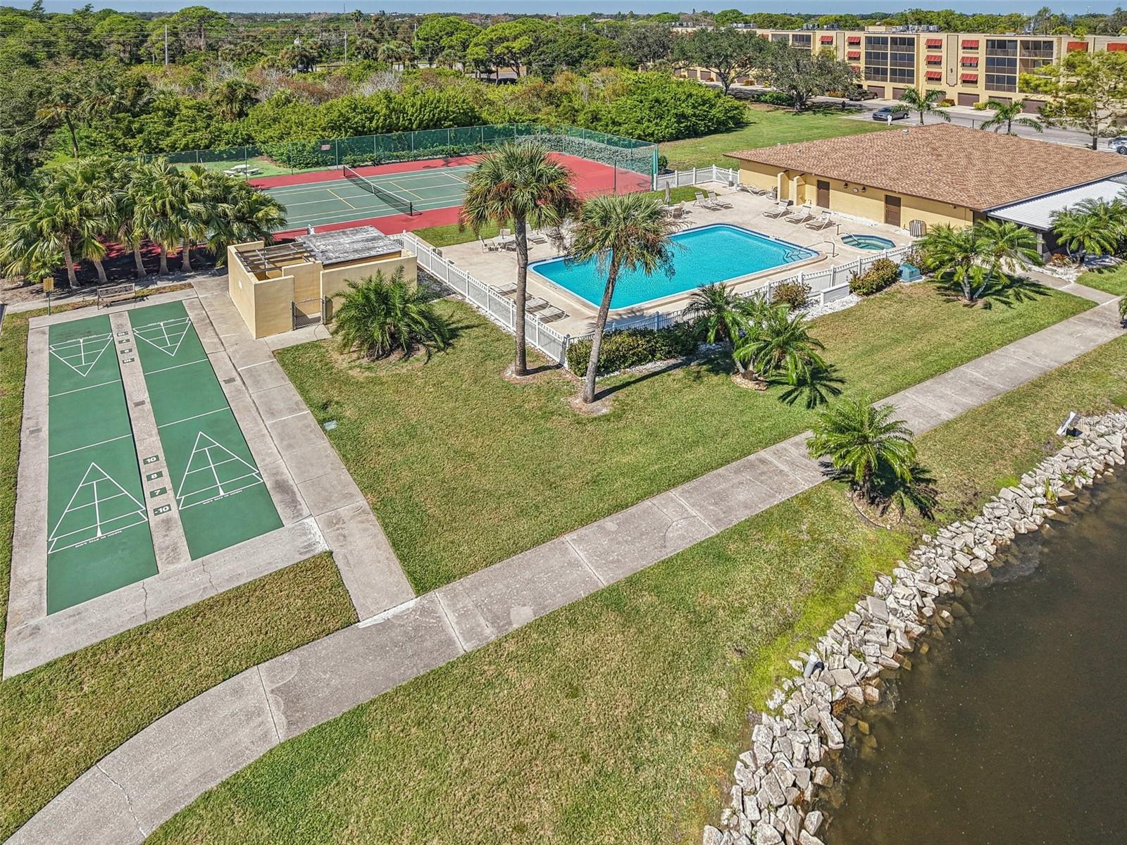 6000 PARK PLACE CONDO - Residential
