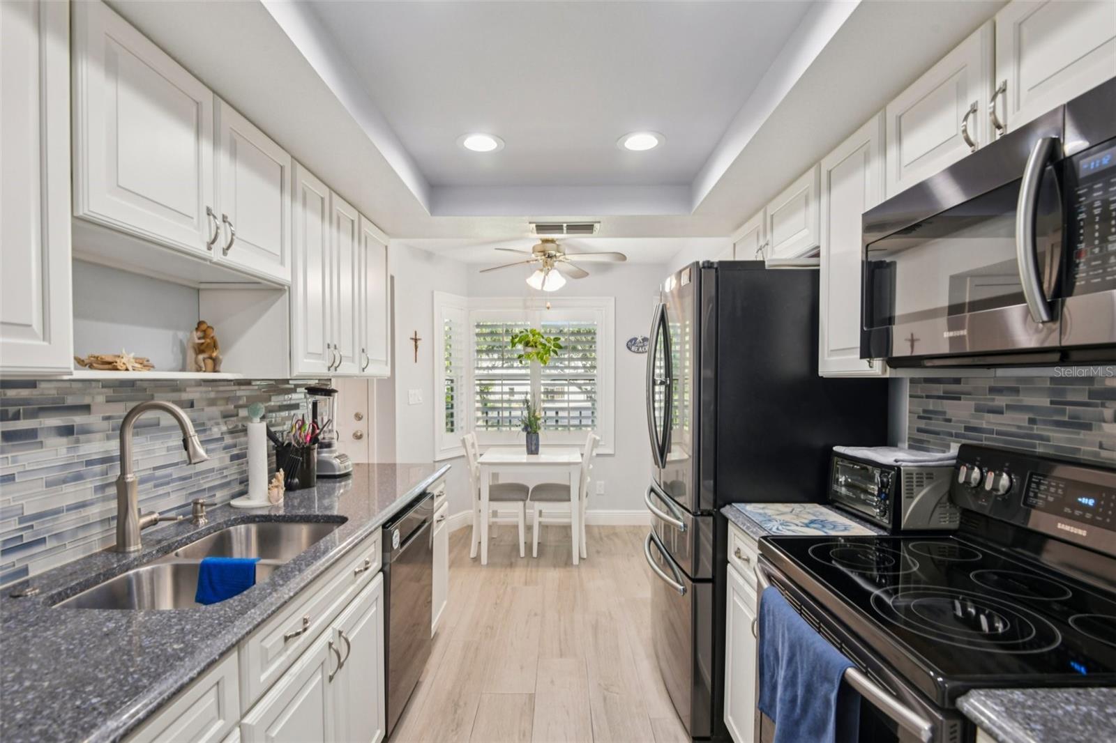 6000 PARK PLACE CONDO - Residential