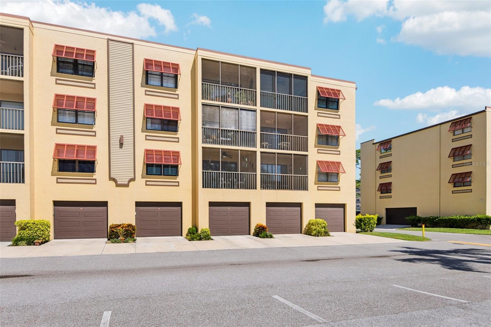 6000 PARK PLACE CONDO - Residential