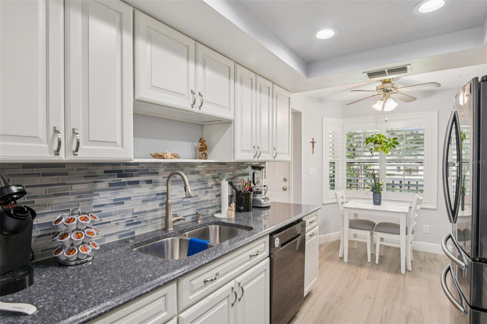 6000 PARK PLACE CONDO - Residential
