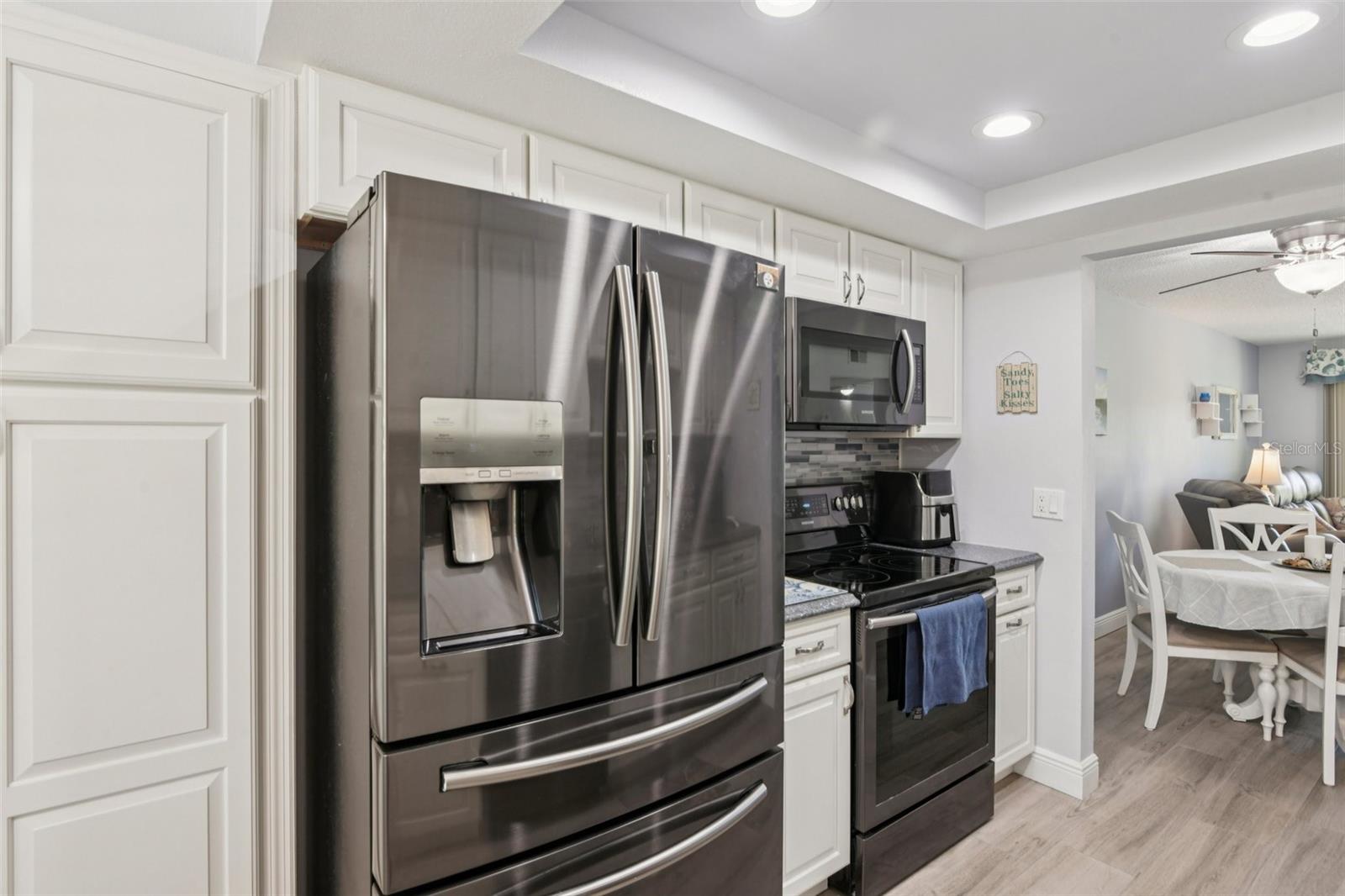 6000 PARK PLACE CONDO - Residential