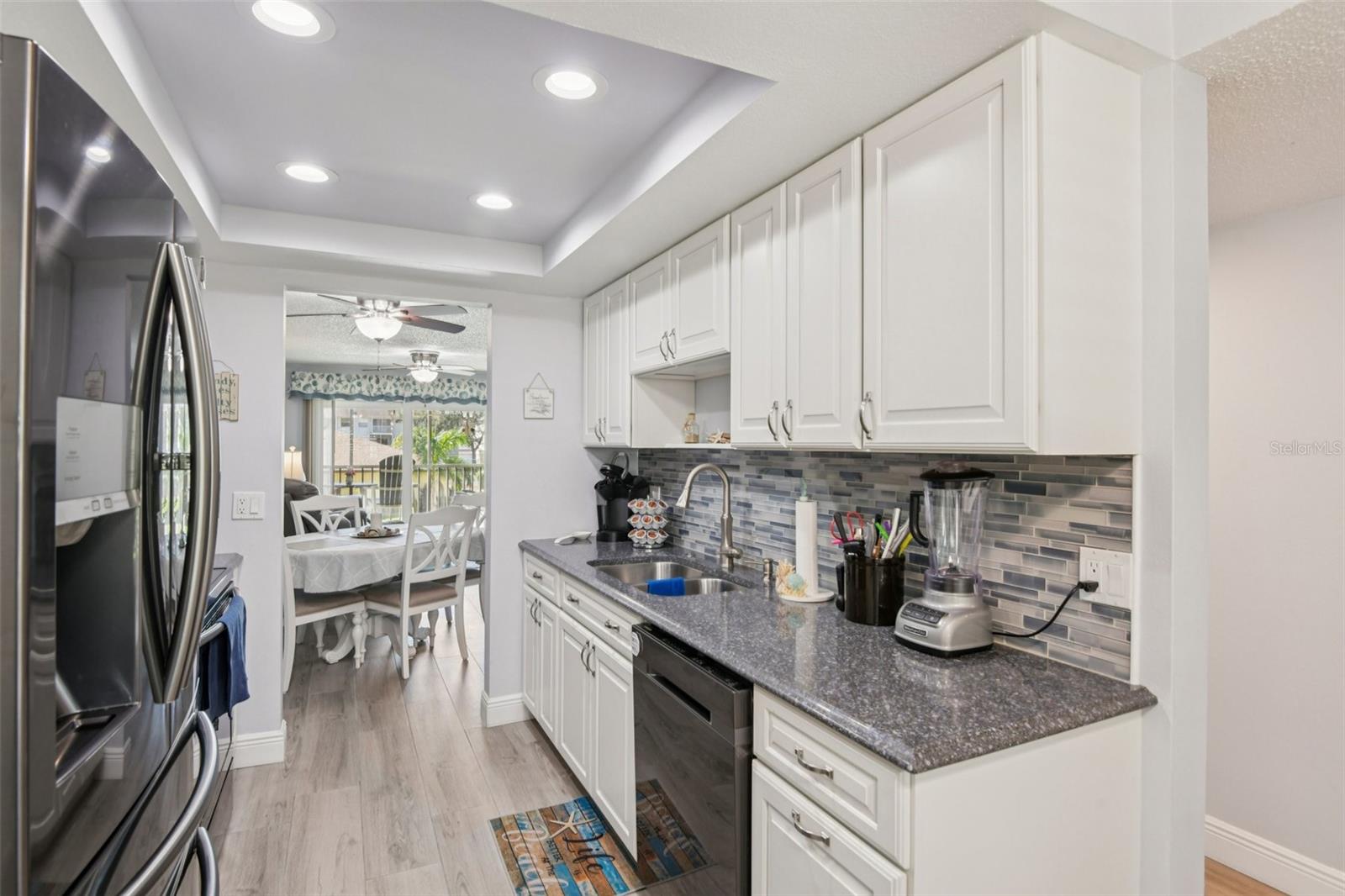6000 PARK PLACE CONDO - Residential