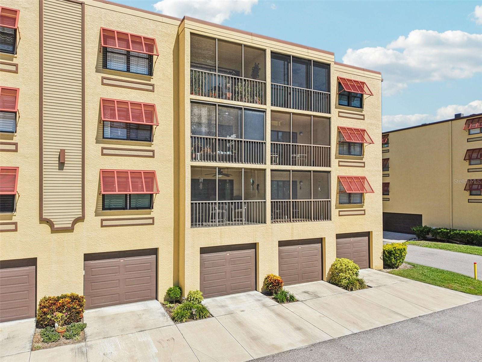 6000 PARK PLACE CONDO - Residential