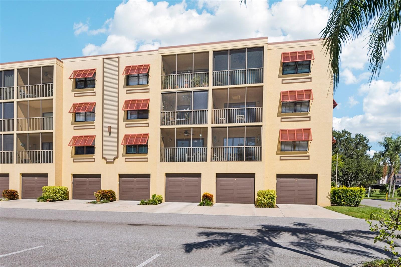 6000 PARK PLACE CONDO - Residential