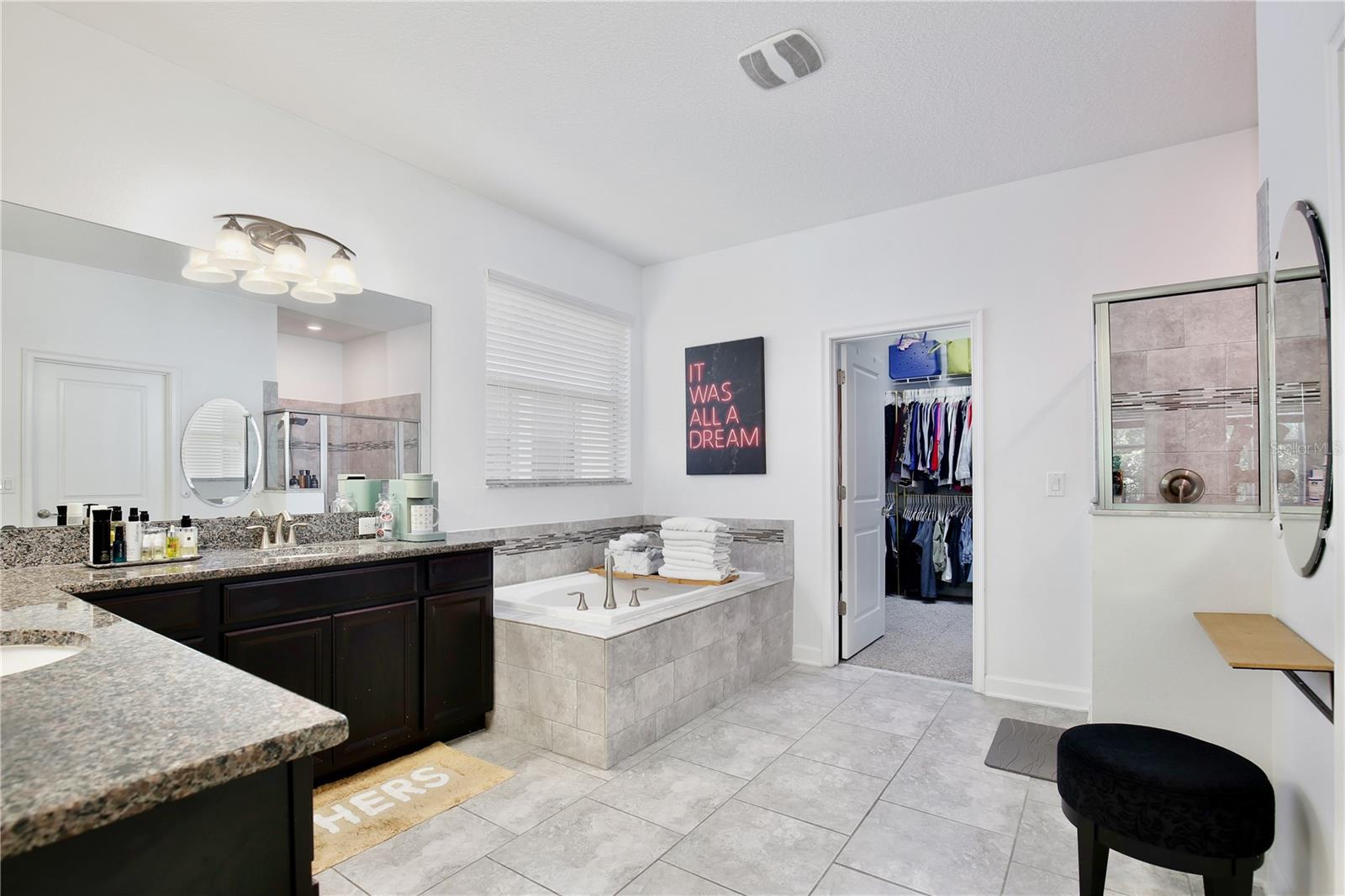 STOREY LAKE - Residential