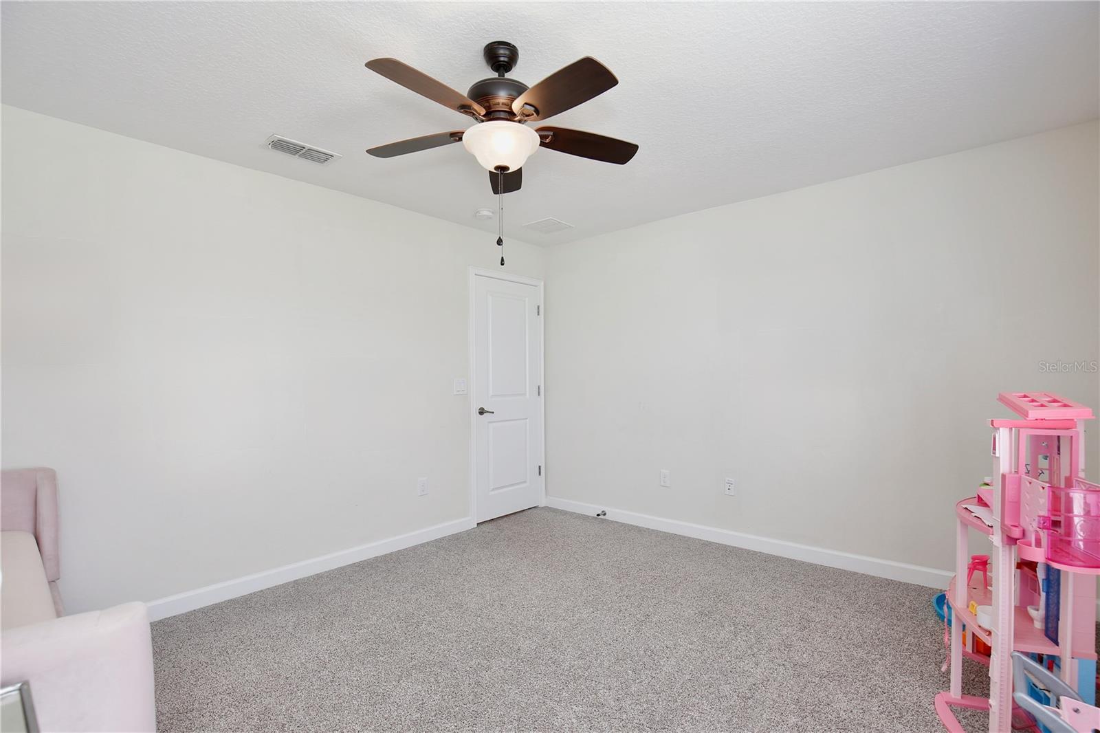 STOREY LAKE - Residential