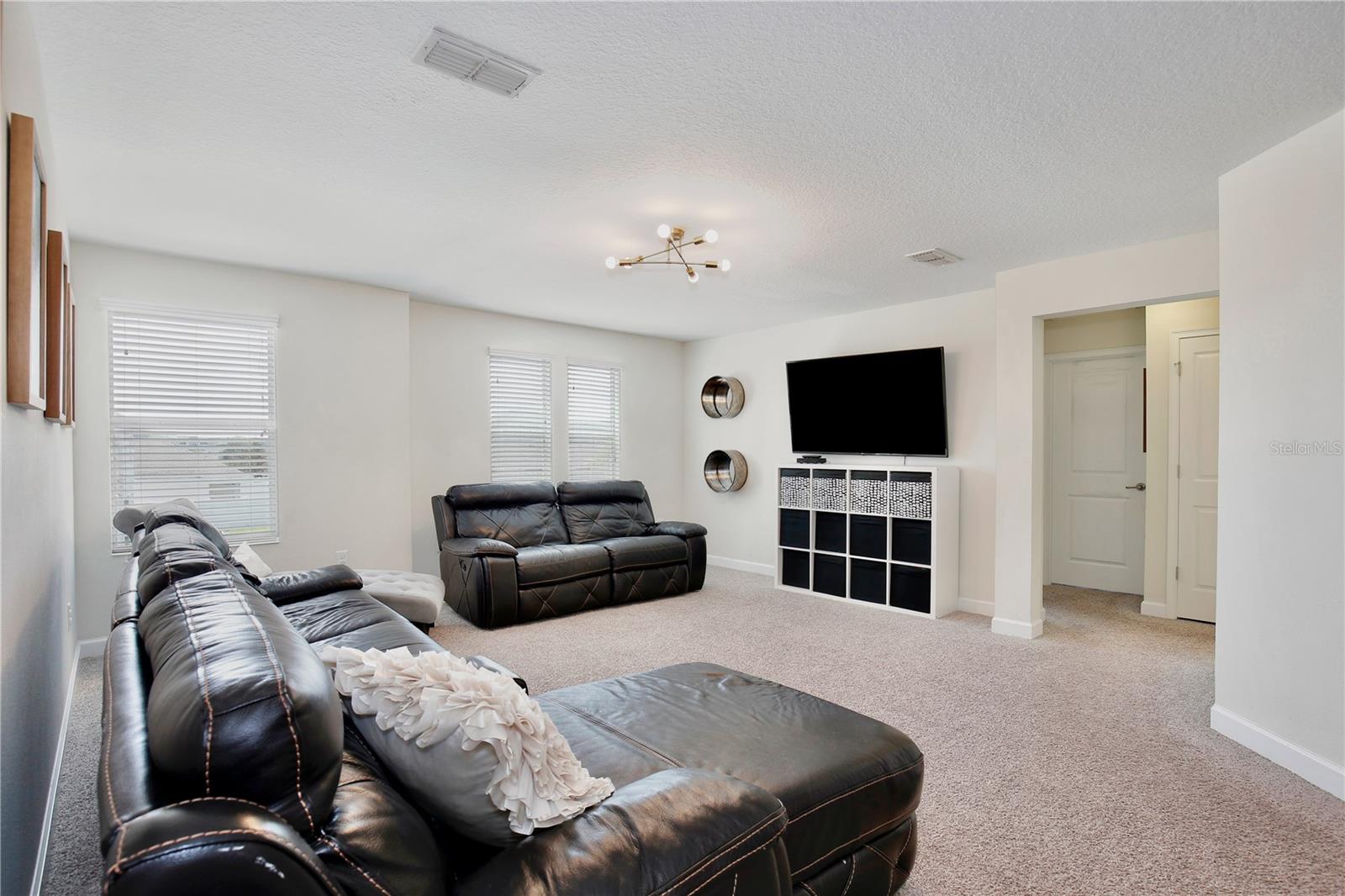 STOREY LAKE - Residential