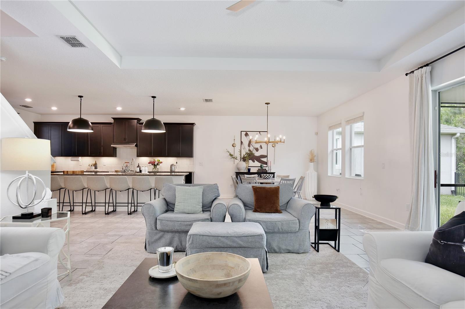 STOREY LAKE - Residential