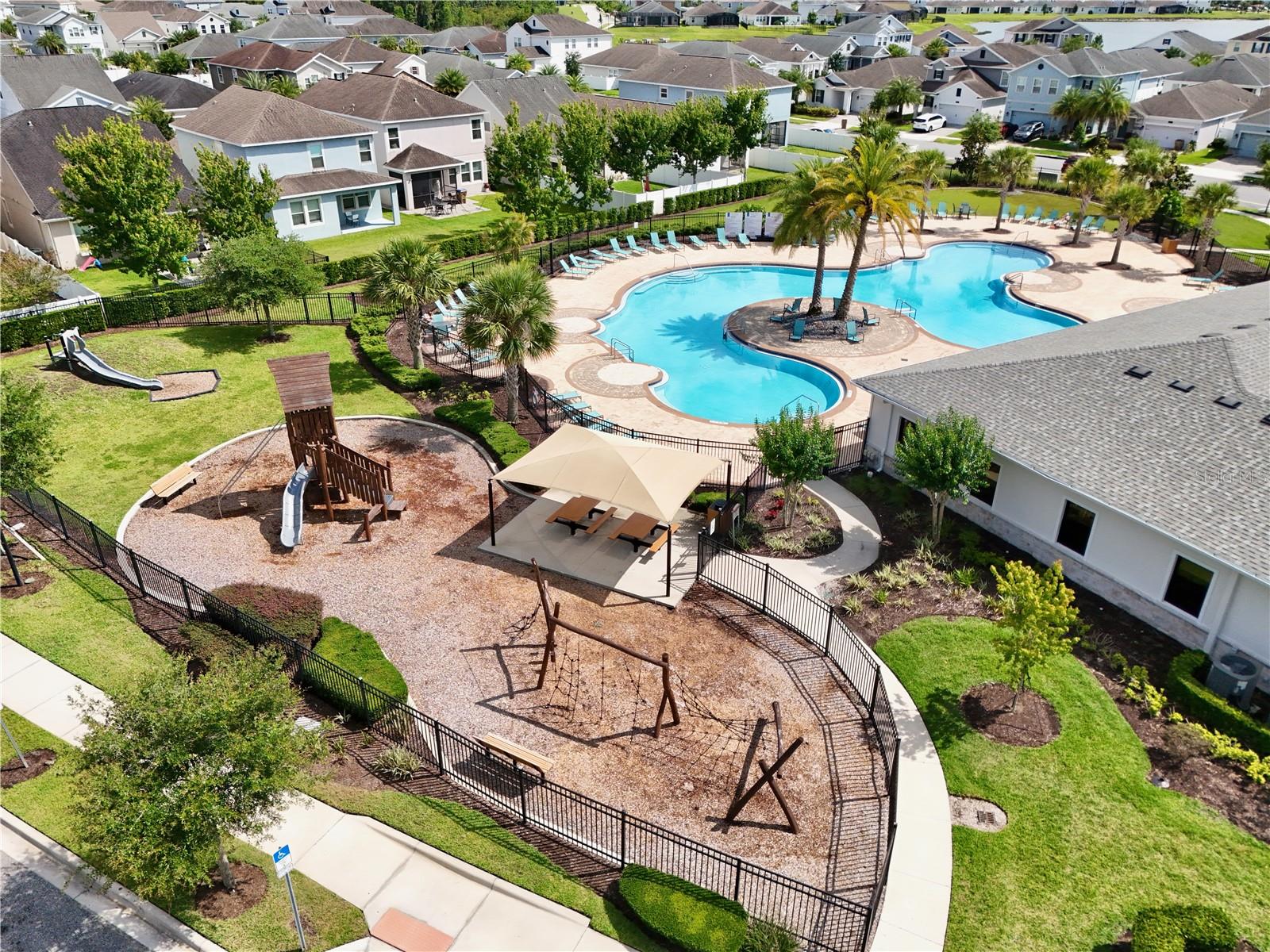 STOREY LAKE - Residential