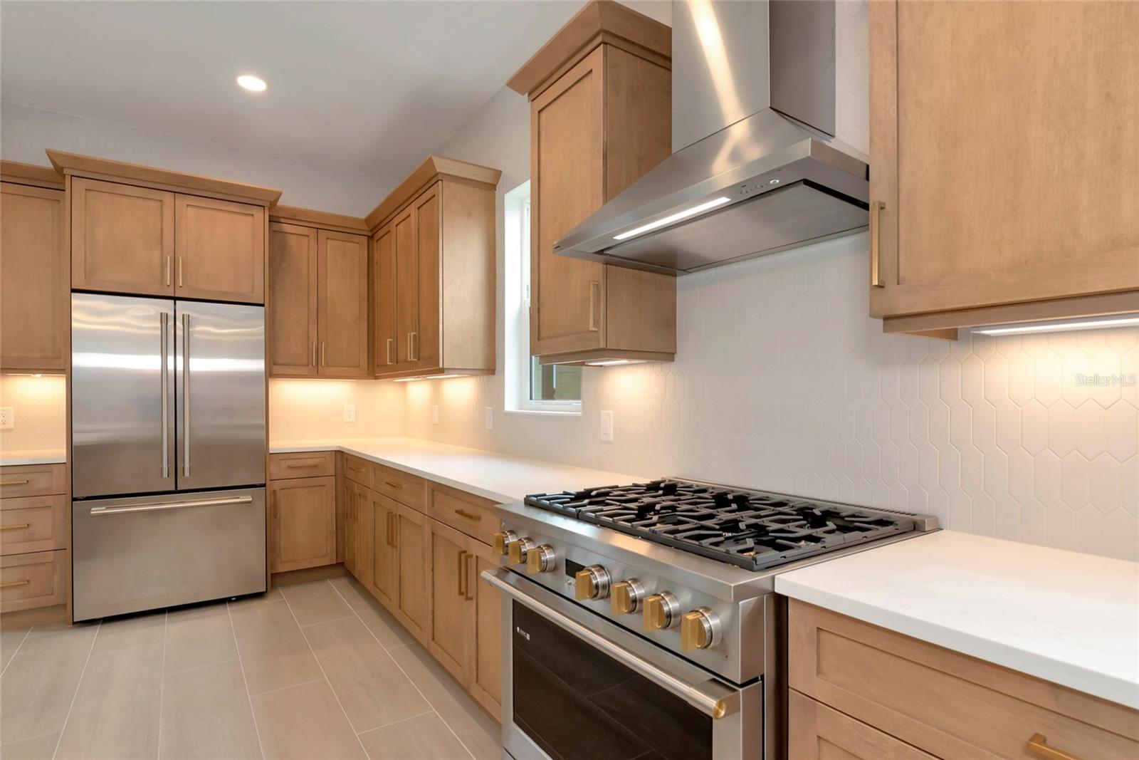 SHELLSTONE AT WATERSIDE PHASE - Residential