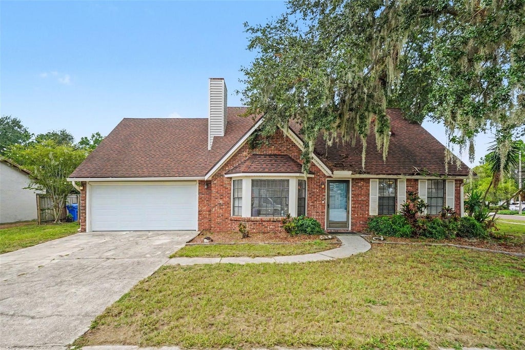 Photo of 736 Sandy Creek Drive, Brandon, FL 33511 (MLS # TB8535293)