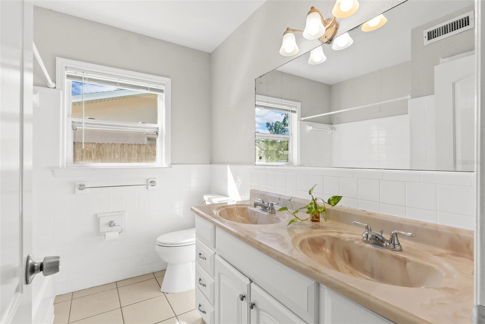 OAKHURST GROVES 1ST ADD - Residential