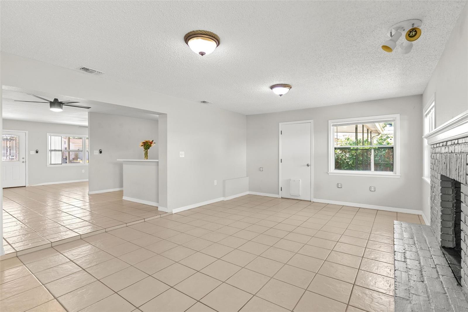 OAKHURST GROVES 1ST ADD - Residential