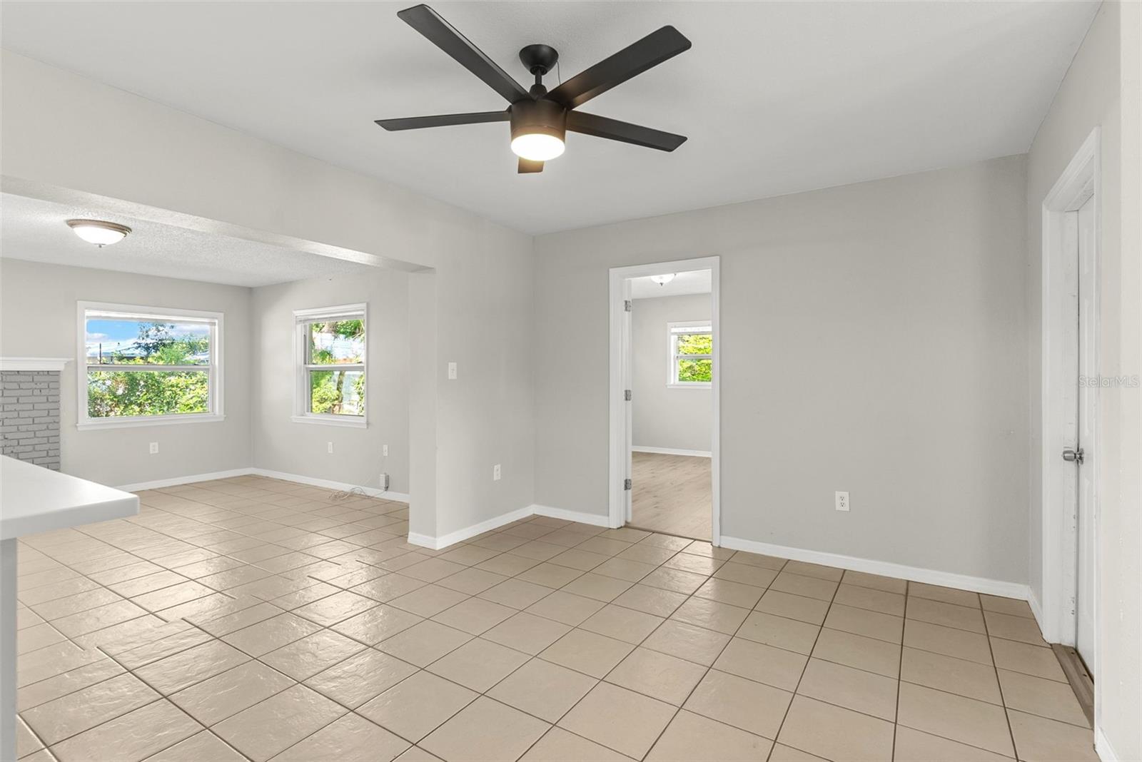 OAKHURST GROVES 1ST ADD - Residential