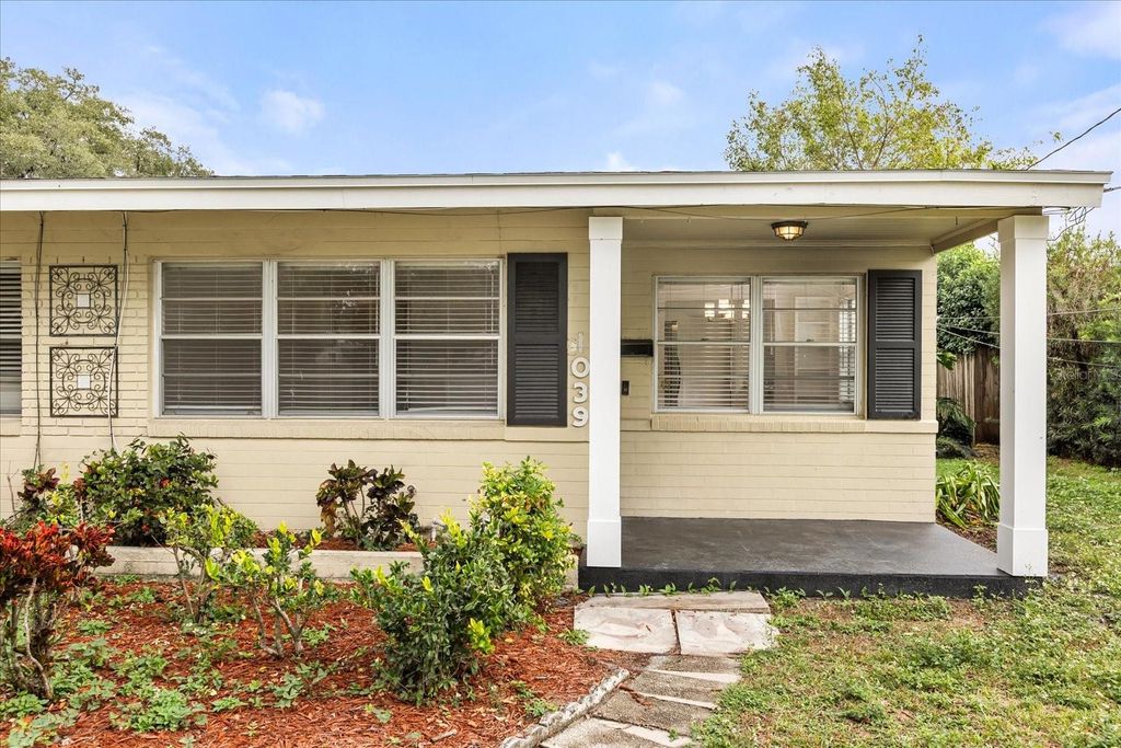 Photo of 1039 Thornton Avenue, Orlando, FL 32803 (MLS # O6366348)