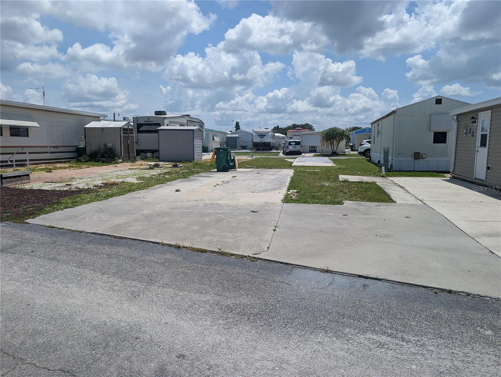 HOLIDAY TRAVEL PARK ENGLEWOOD - Land