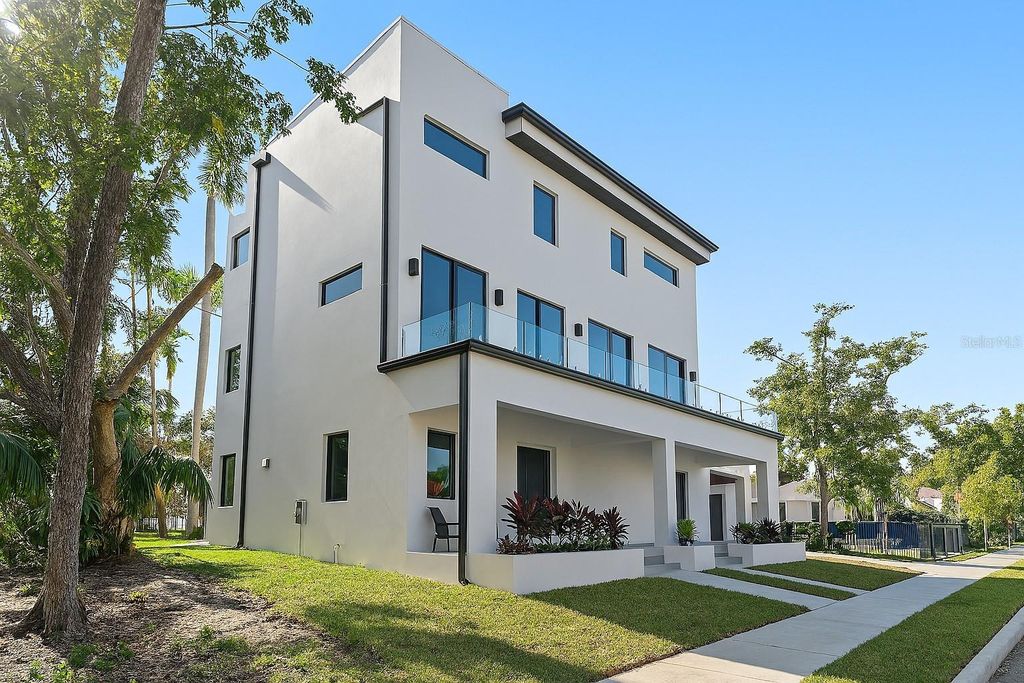 Photo of 2320 W North B Street, Tampa, FL 33609 (MLS # TB8448204)