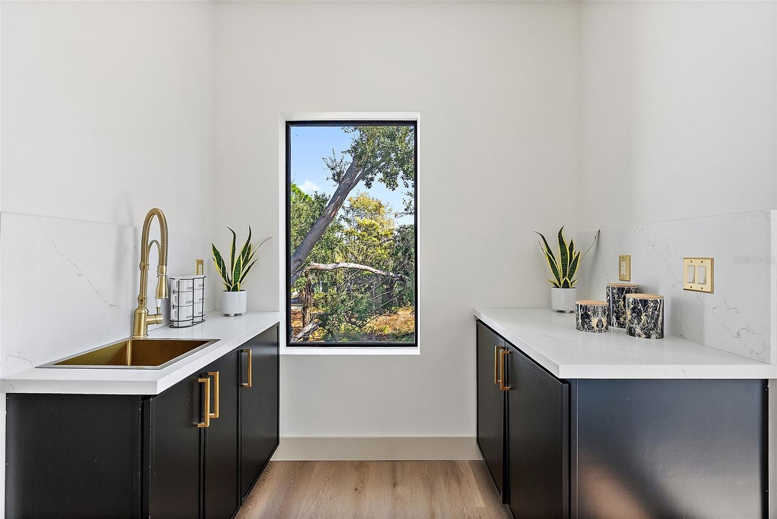 MIDWAY - Residential